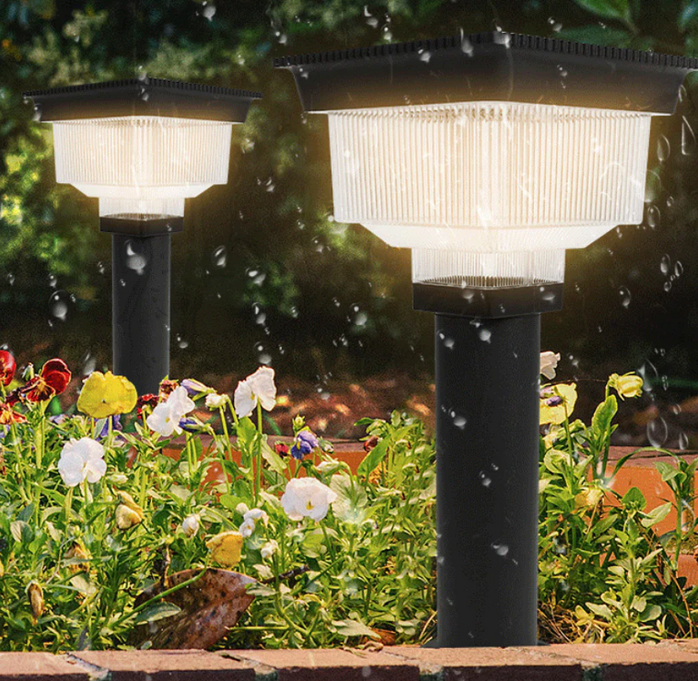 Solar Pathway Light with Square Roof Top